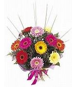 Ankara Balgat Ostim �i�ek g�nderimi firmas� �r�n�m�z  m�thi� kar���k gerbera mevsim �i�ek buketi