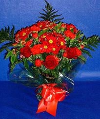Ankara Balgat �ankaya �i�ek�i firma �r�n�m�z Kar���k k�r �i�ekleri ve g�l demeti