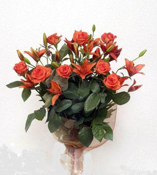 Ankara Balgat �i�ek�ilik g�rsel �i�ek modeli firmam�zdan 1 dal lilyum ve 7 adet g�l buketi