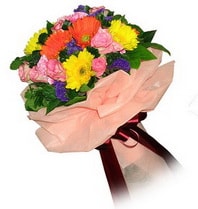 Ankara Balgat Ke�i�ren �i�ek�i firma �r�n�m�z k�r �i�eklerinden haz�rlanm�� buket