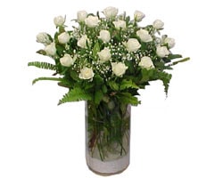 Ankara Balgat �i�ek firmam�zdan beyaz g�llerin vazoda ihti�am� Ankara �i�ek g�nder firmas� �ahane �r�n�m�z 